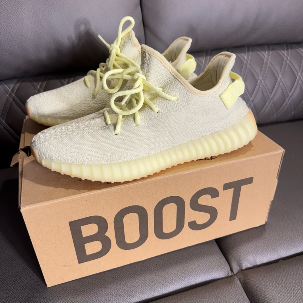 Adidas Yeezy Boost 350 V2 - Butter cream yellow